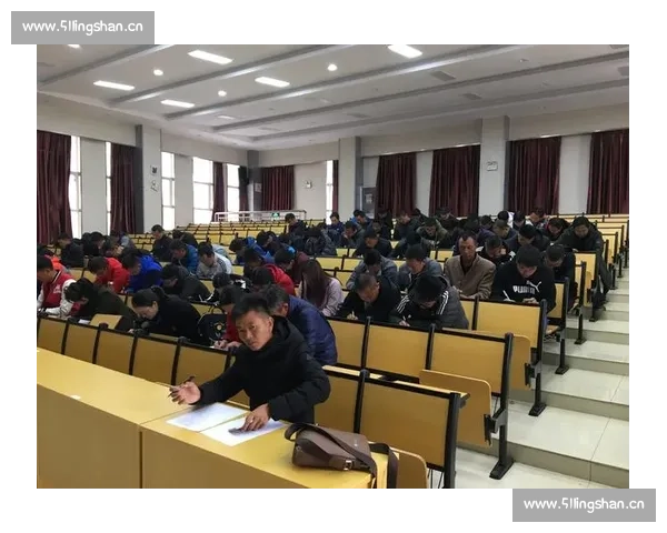 构建现代足球教练培训体系与实践创新发展路径研究探索与策略分析