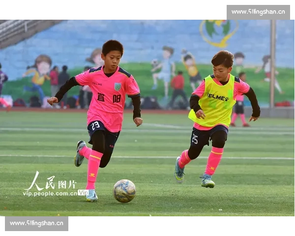 足球专项体能训练体系构建与实战竞技能力全面提升策略研究探析路